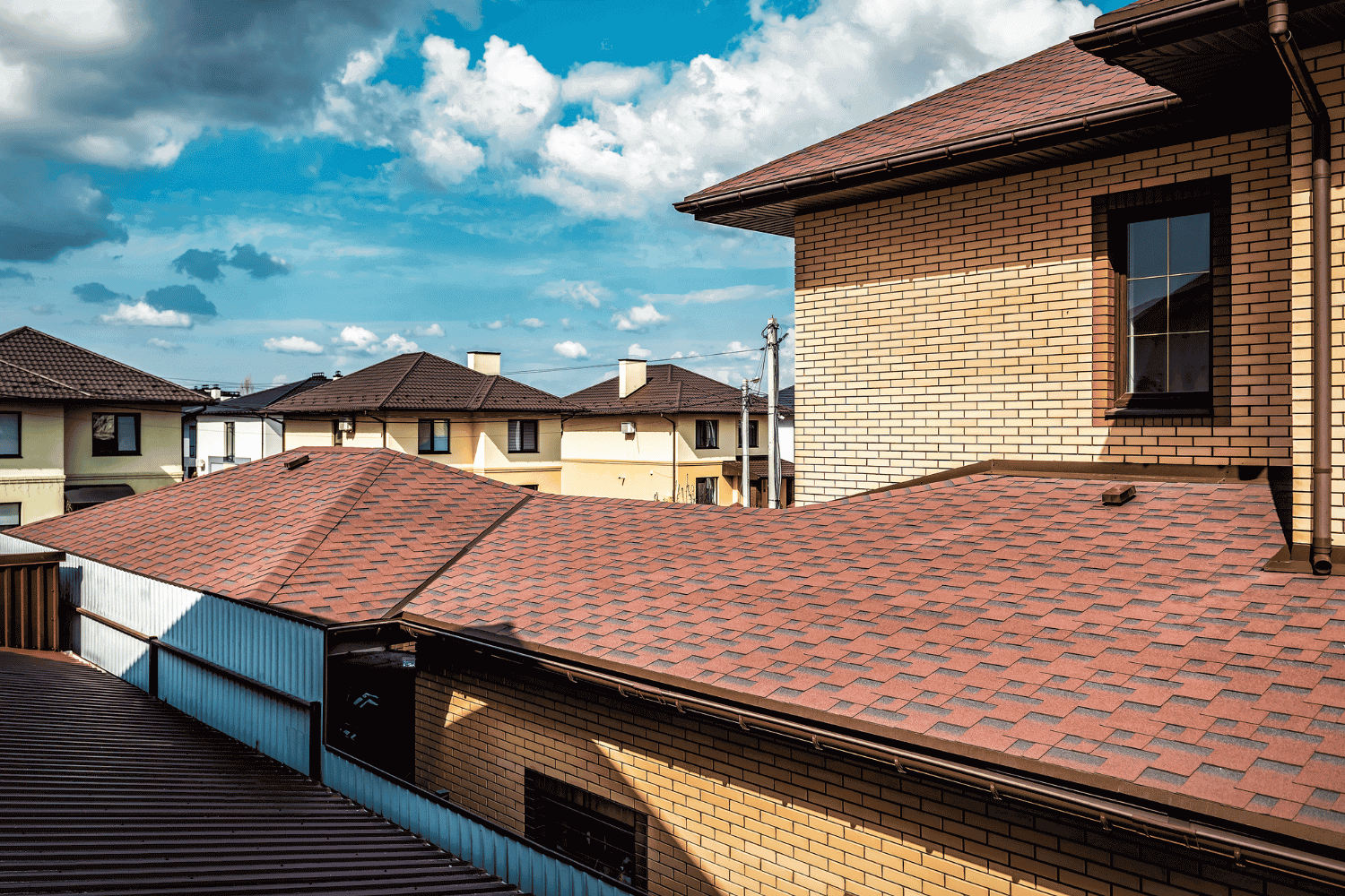 An illustration of popular roof shingle colors and their benefits.